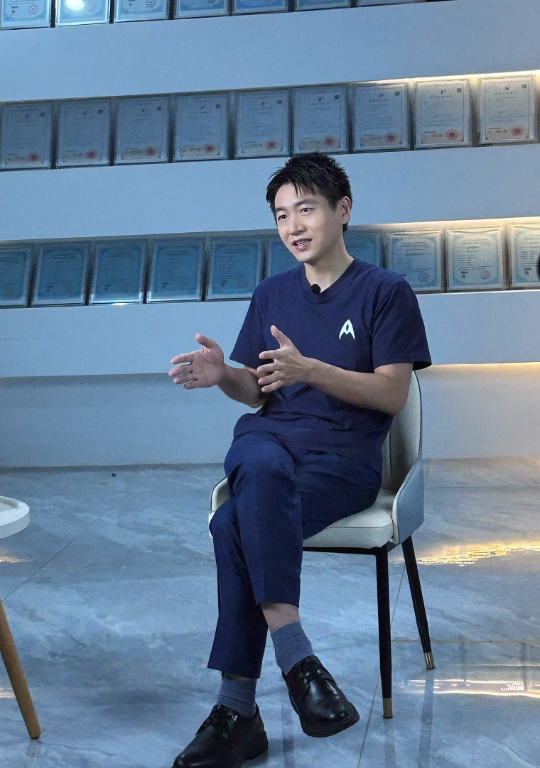 張總采訪.jpg 張總采訪.jpg